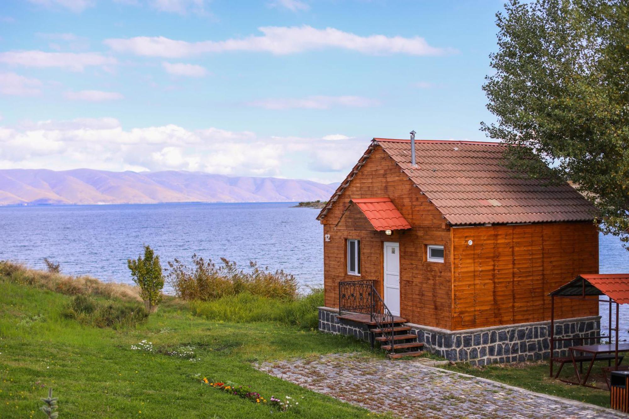 Noy Land Resort Sevan Extérieur photo